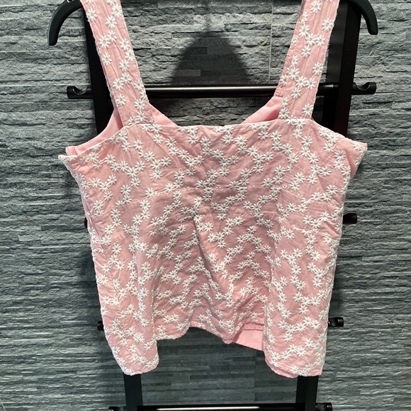 Liz & Co Embroidered Top - Picture 5 of 14